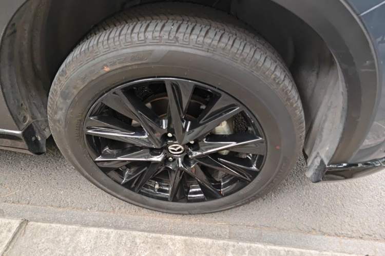 Used Mazda CX-5 2021 2.5L Automatic Two-Wheel Drive Black Knight Right Front Wheel Hub