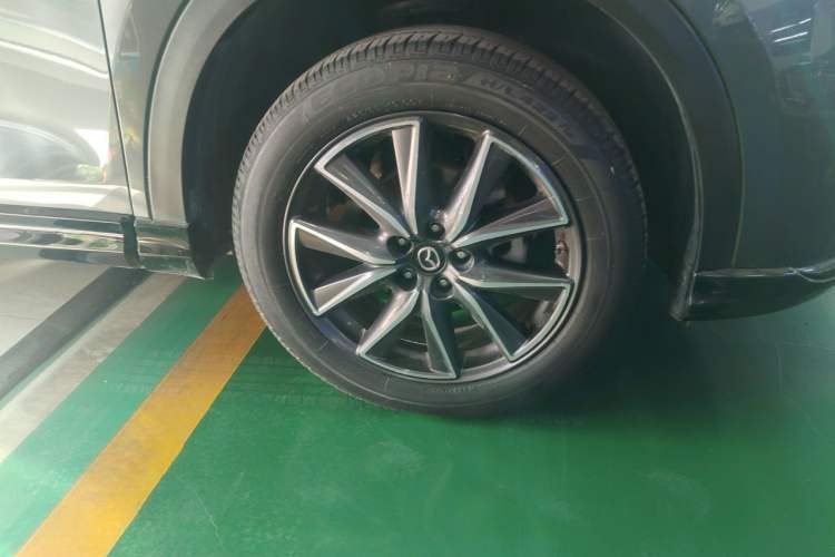 Used Mazda CX-5 2021 2.5L Automatic Two-Wheel Drive ZhiZun Version Right Front Wheel Hub