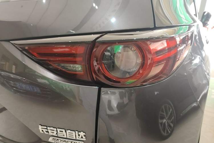 Used Mazda CX-5 2021 2.0L Automatic Two-Wheel Drive Smart Version Right Rear Taillight