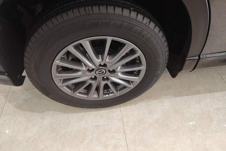 Used Mazda CX-5 2021 2.0L Automatic Two-Wheel Drive Smart Version Right Rear Wheel Hub