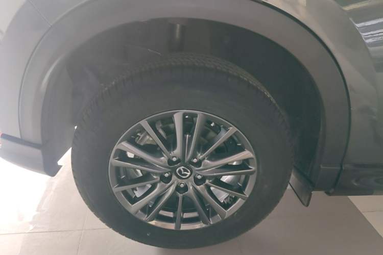 Used Mazda CX-5 2021 2.0L Automatic Two-Wheel Drive ZhiZun Version Right Rear Wheel Hub