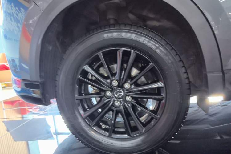 Used Mazda CX-5 2021 2.0L Automatic Two-Wheel Drive Black Knight Right Rear Wheel Hub