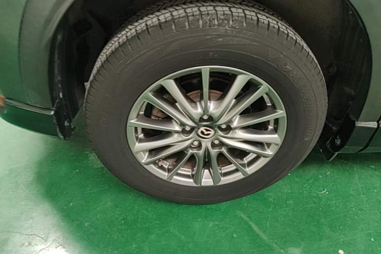Used Mazda CX-5 2021 2.0L Automatic Two-Wheel Drive Smart Version Right Rear Wheel Hub
