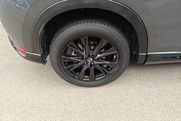 Used Mazda CX-5 2021 2.5L Automatic 4x4 Black Knight Right Rear Wheel Hub
