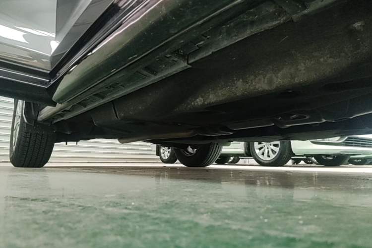 Used Mazda CX-5 2021 2.0L Automatic Two-Wheel Drive Smart Version Right Side Sill