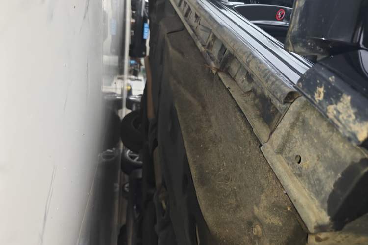 Used Mazda CX-5 2021 2.0L Automatic Two-Wheel Drive Smart Version Right Side Sill
