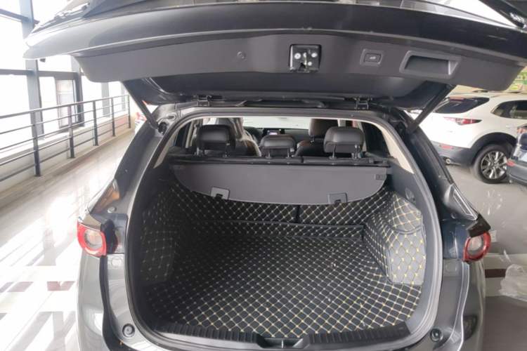 Used Mazda CX-5 2021 2.0L Automatic Two-Wheel Drive ZhiZun Version Trunk