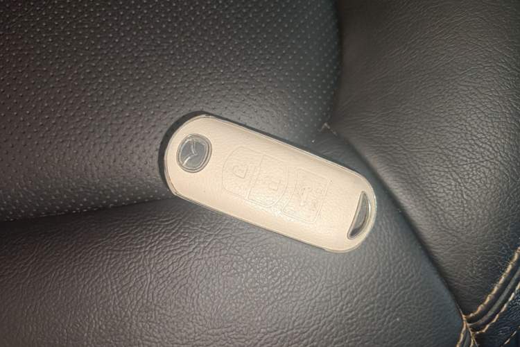 Used Mazda CX-5 2021 2.5L Automatic Two-Wheel Drive ZhiZun Version Vehicle Key