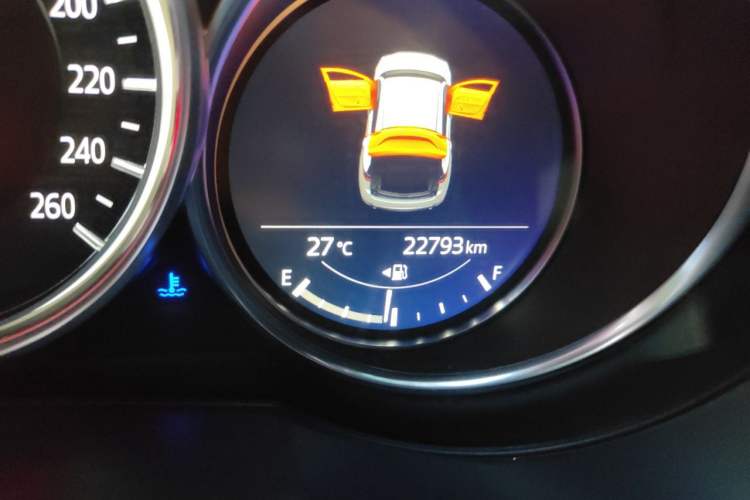 Used Mazda CX-5 2021 2.0L Automatic Two-Wheel Drive ZhiZun Version Odometer Close Up