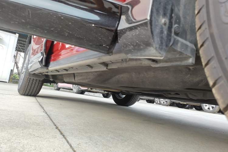 Used Mazda CX-5 2021 2.0L Automatic Two-Wheel Drive Smart Version Right Side Sill