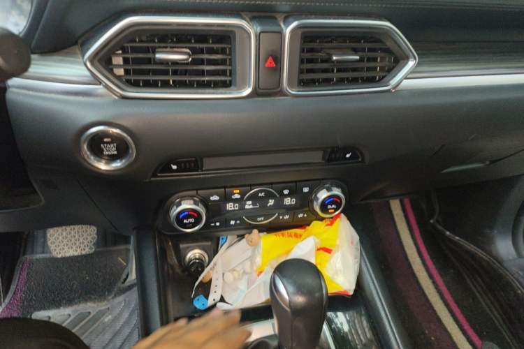 Used Mazda CX-5 2021 2.0L Automatic Two-Wheel Drive ZhiZun Version Audio And AC Panel