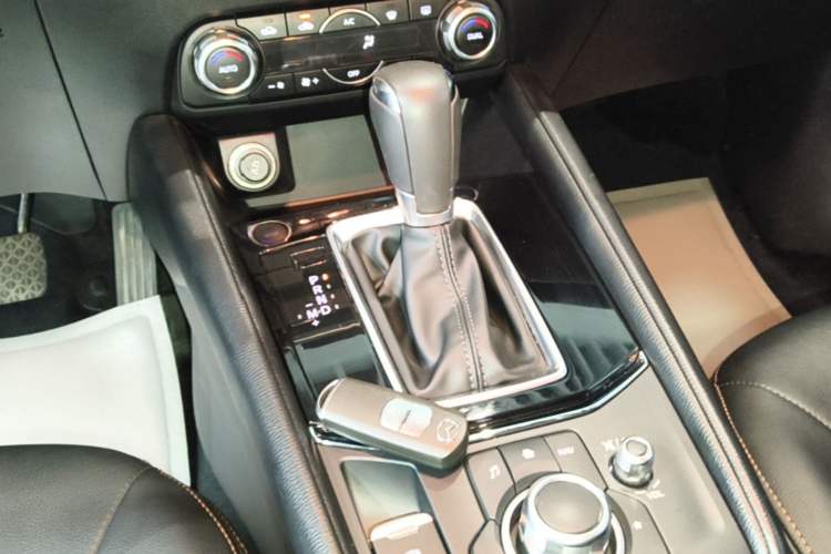 Used Mazda CX-5 2021 2.0L Automatic Two-Wheel Drive Smart Version Gear Lever