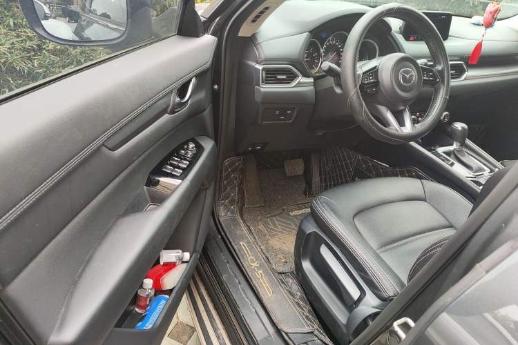Used Mazda CX-5 2021 2.0L Automatic Two-Wheel Drive Smart Version Interior 3