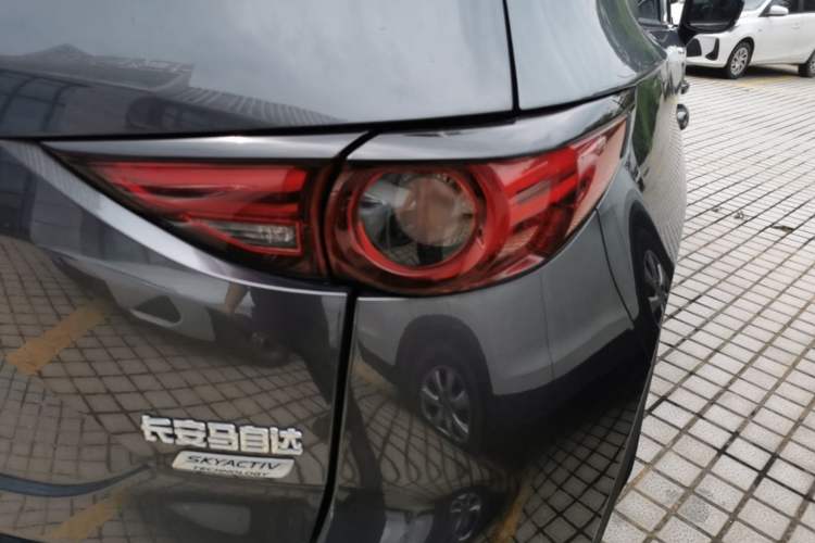 Used Mazda CX-5 2021 2.0L Automatic Two-Wheel Drive Smart Version Right Rear Taillight