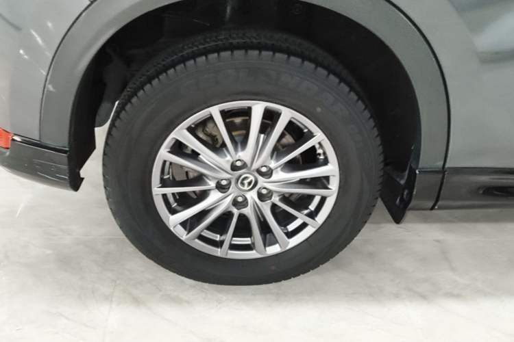 Used Mazda CX-5 2021 2.0L Automatic Two-Wheel Drive Smart Version Right Rear Wheel Hub