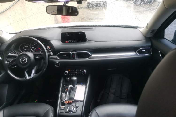 Used Mazda CX-5 2021 2.0L Automatic Two-Wheel Drive Smart Version Center Console