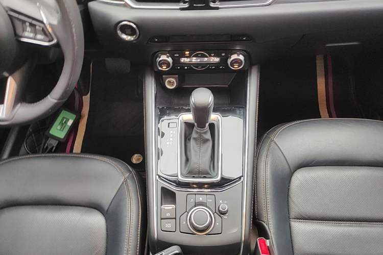 Used Mazda CX-5 2021 2.5L Automatic Two-Wheel Drive ZhiZun Version Gear Lever
