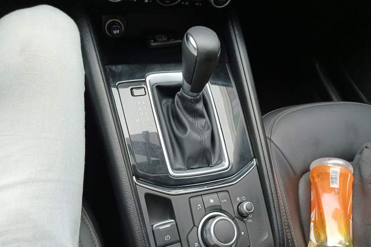 Used Mazda CX-5 2021 2.0L Automatic Two-Wheel Drive ZhiZun Version Gear Lever