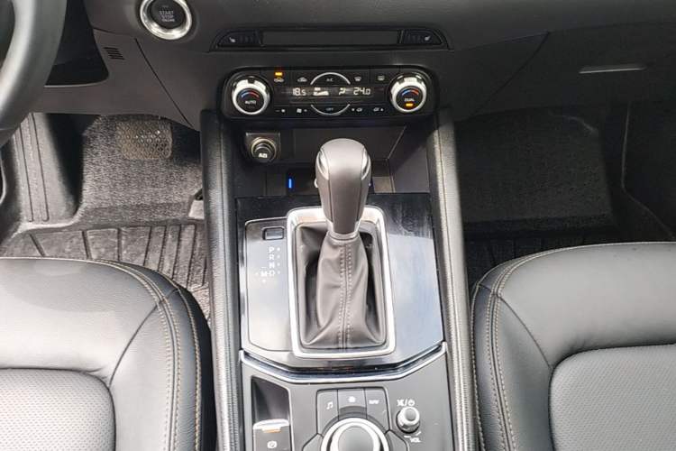Used Mazda CX-5 2021 2.0L Automatic Two-Wheel Drive ZhiZun Version Gear Lever