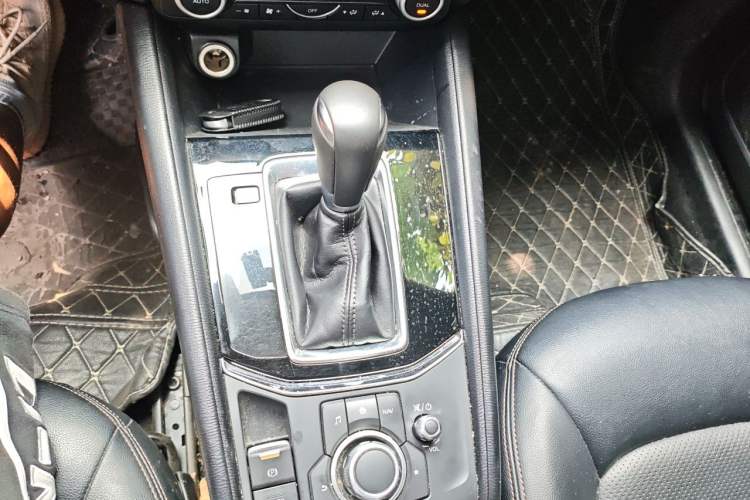 Used Mazda CX-5 2021 2.0L Automatic Two-Wheel Drive Smart Version Gear Lever