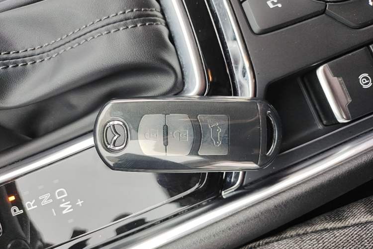 Used Mazda CX-5 2021 2.5L Automatic Two-Wheel Drive ZhiZun Version Interior 1