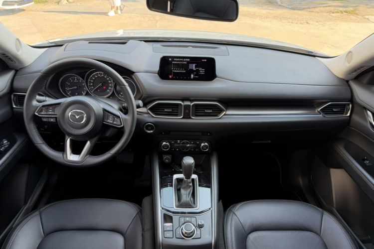 Used Mazda CX-5 2021 2.5L Automatic Two-Wheel Drive ZhiZun Version Interior 2
