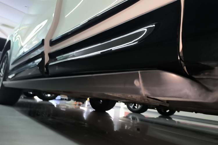 Used Mazda CX-5 2021 2.0L Automatic Two-Wheel Drive Smart Version Left Side Sill