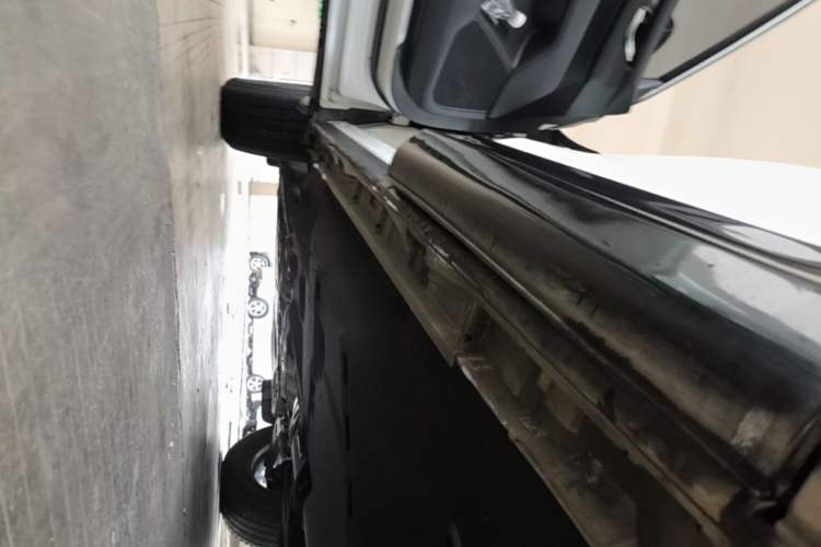 Used Mazda CX-5 2021 2.0L Automatic Two-Wheel Drive Smart Version Left Side Sill