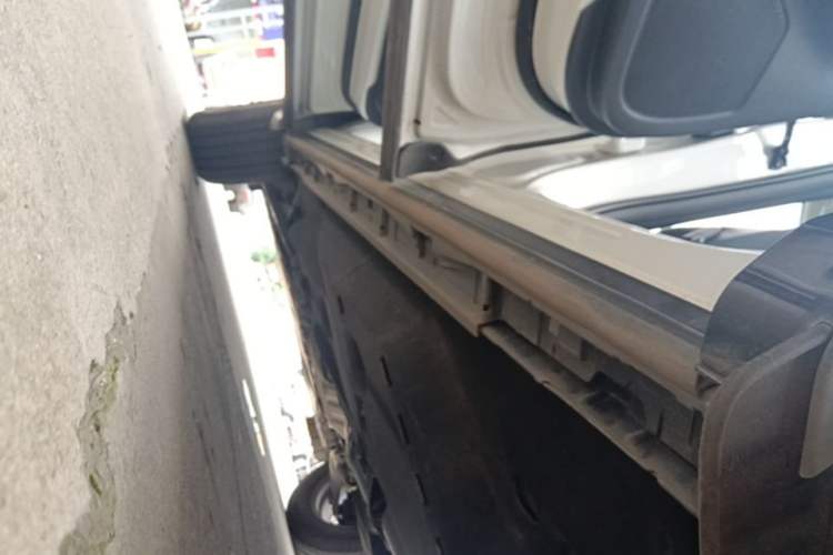 Used Mazda CX-5 2021 2.0L Automatic Two-Wheel Drive Smart Version Left Side Sill