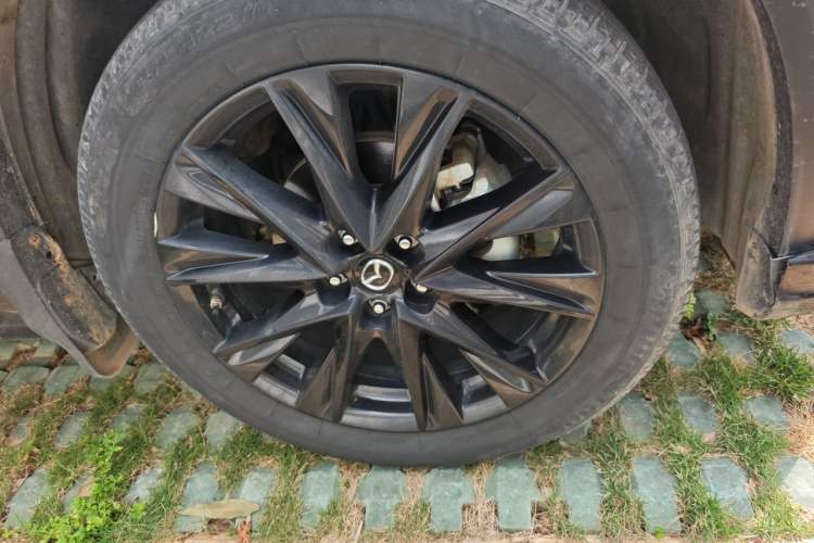 Used Mazda CX-5 2021 2.5L Automatic Two-Wheel Drive Black Knight Right Front Wheel Hub