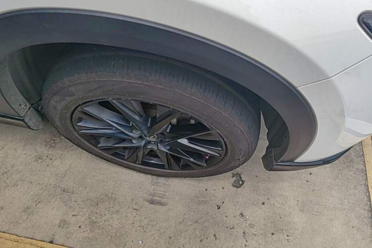 Used Mazda CX-5 2021 2.5L Automatic Two-Wheel Drive Black Knight Right Front Wheel Hub