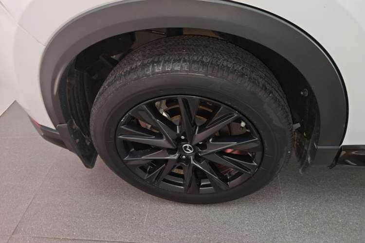 Used Mazda CX-5 2021 2.5L Automatic Two-Wheel Drive Black Knight Right Rear Wheel Hub