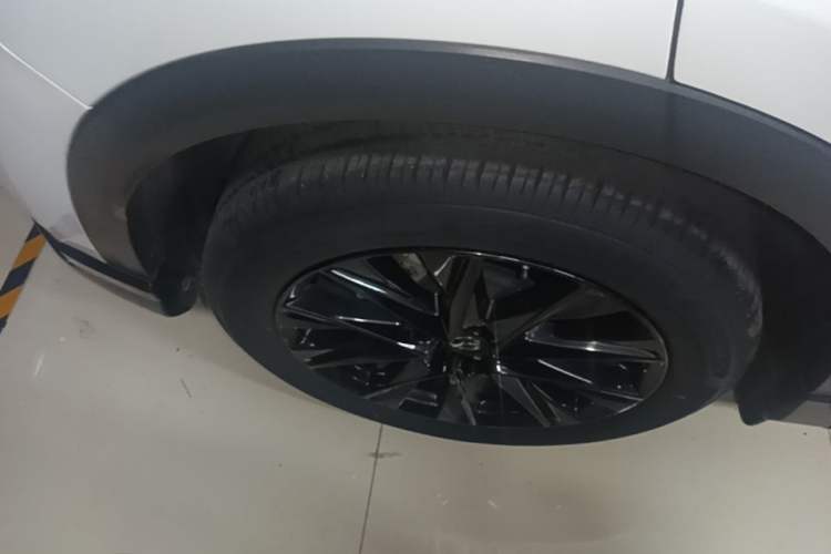 Used Mazda CX-5 2021 2.5L Automatic Two-Wheel Drive Black Knight Right Rear Wheel Hub