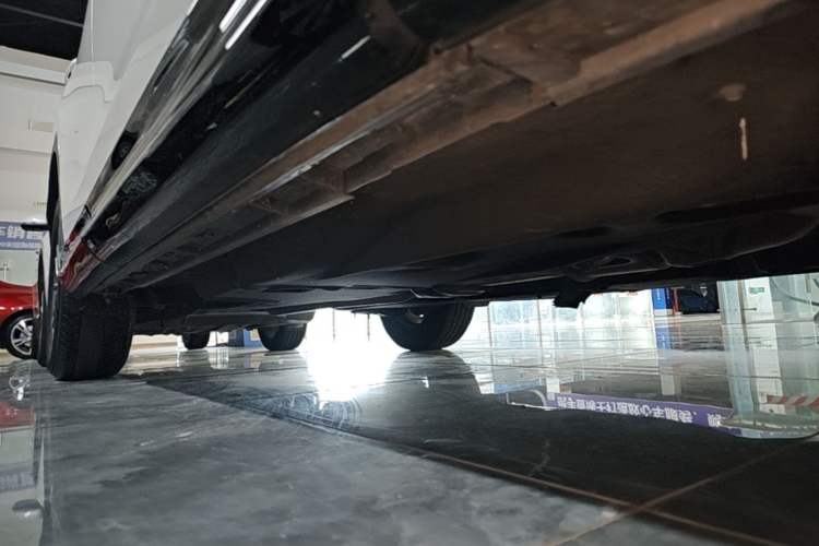 Used Mazda CX-5 2021 2.0L Automatic Two-Wheel Drive Smart Version Right Side Sill