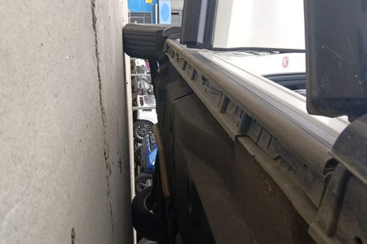 Used Mazda CX-5 2021 2.0L Automatic Two-Wheel Drive Smart Version Right Side Sill