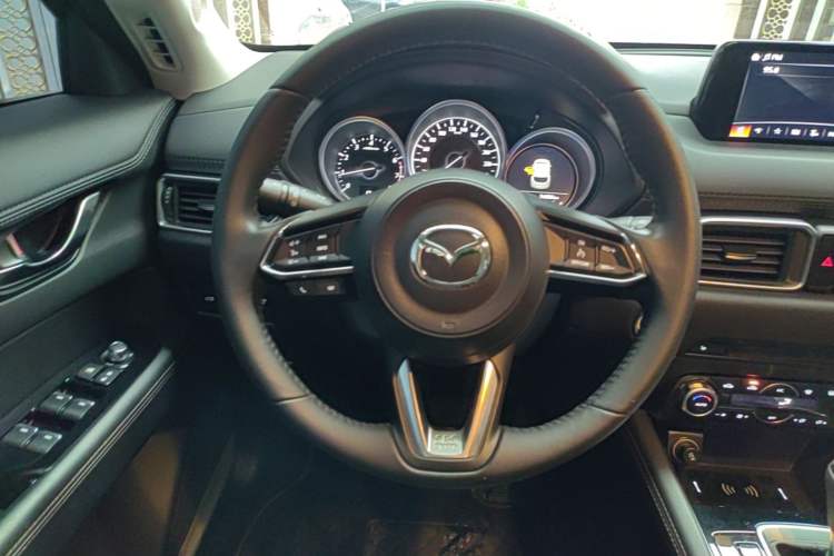 Used Mazda CX-5 2021 2.5L Automatic Two-Wheel Drive ZhiZun Version Steering Wheel