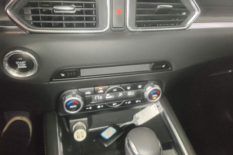 Used Mazda CX-5 2022 2.5L Automatic Two-Wheel Drive ZhiZun Version Audio And AC Panel