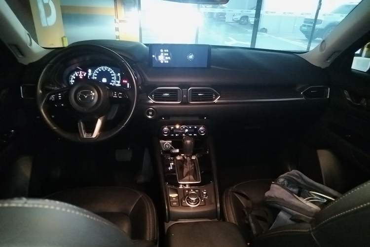 Used Mazda CX-5 2022 2.0L Automatic Two-Wheel Drive Zhiya Version Center Console