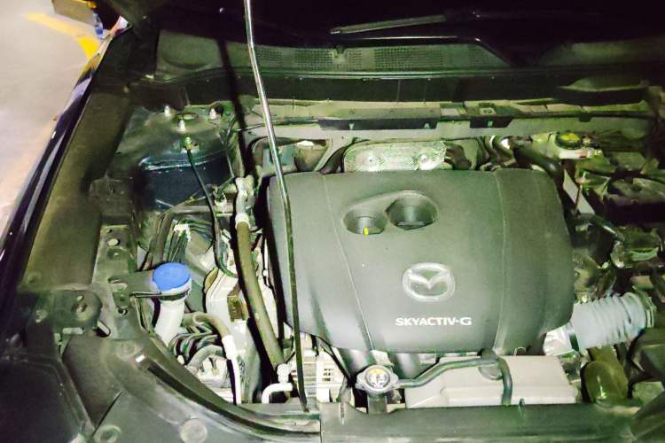 Used Mazda CX-5 2022 2.0L Automatic Two-Wheel Drive Zhiya Version Engine Bay Right