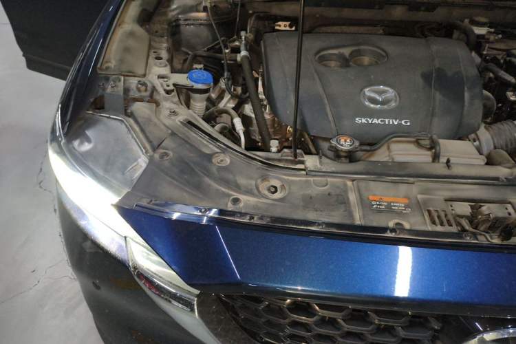 Used Mazda CX-5 2022 2.0L Automatic Two-Wheel Drive Zhiya Version Engine Bay Right