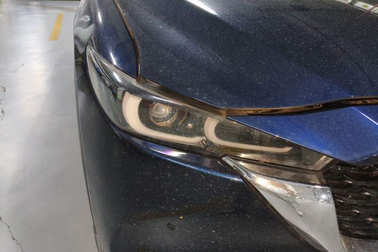 Used Mazda CX-5 2022 2.0L Automatic Two-Wheel Drive Zhiya Version Right Front Headlight