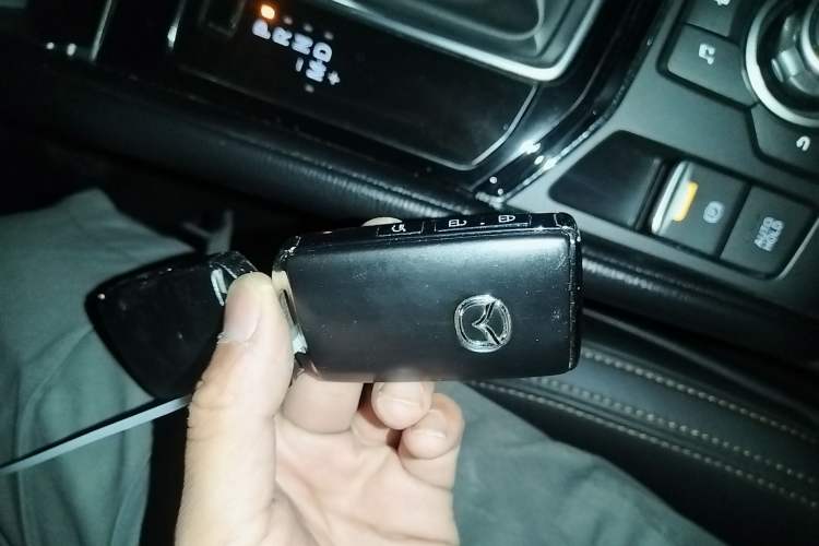 Used Mazda CX-5 2022 2.0L Automatic Two-Wheel Drive Zhiya Version Vehicle Key