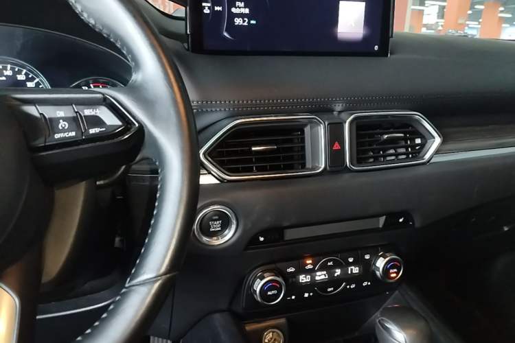 Used Mazda CX-5 2022 2.0L Automatic Two-Wheel Drive Zhiya Version Audio And AC Panel