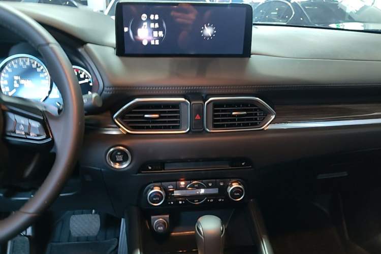 Used Mazda CX-5 2022 2.0L Automatic Two-Wheel Drive Zhiya Version Audio And AC Panel