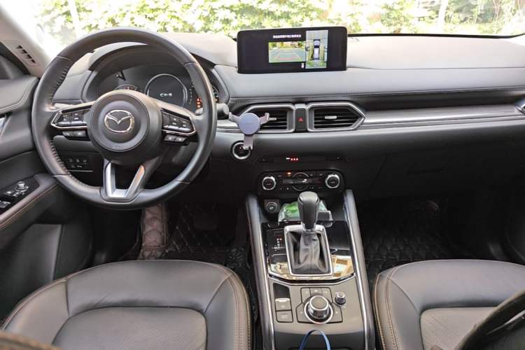 Used Mazda CX-5 2022 2.5L Automatic Two-Wheel Drive ZhiZun Version Center Console
