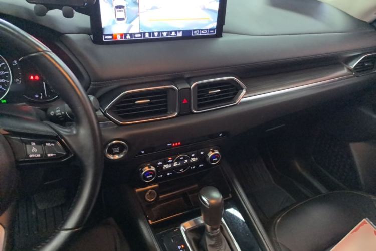 Used Mazda CX-5 2022 2.0L Automatic Two-Wheel Drive Zhiya Version Center Console