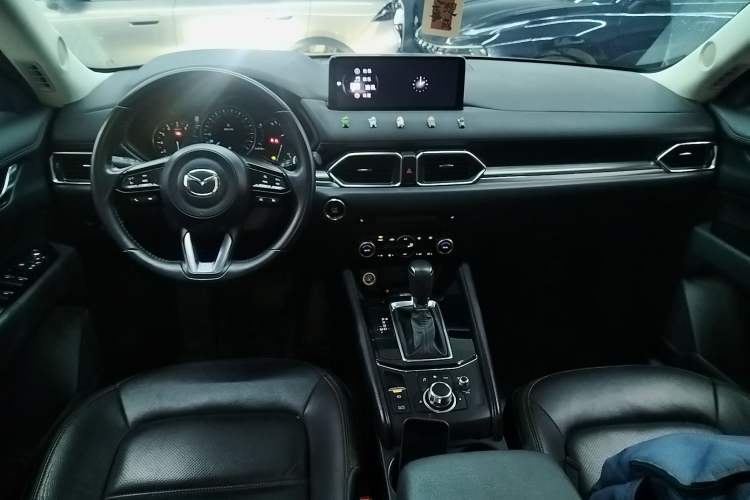 Used Mazda CX-5 2022 2.0L Automatic Two-Wheel Drive Zhiya Version Center Console