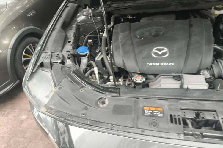 Used Mazda CX-5 2022 2.0L Automatic Two-Wheel Drive Zhiya Version Engine Bay Right