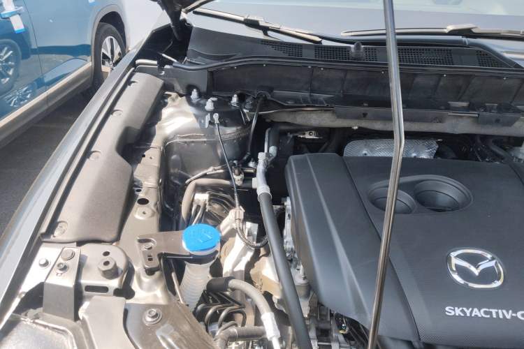 Used Mazda CX-5 2022 2.0L Automatic Two-Wheel Drive Zhiya Version Engine Bay Right