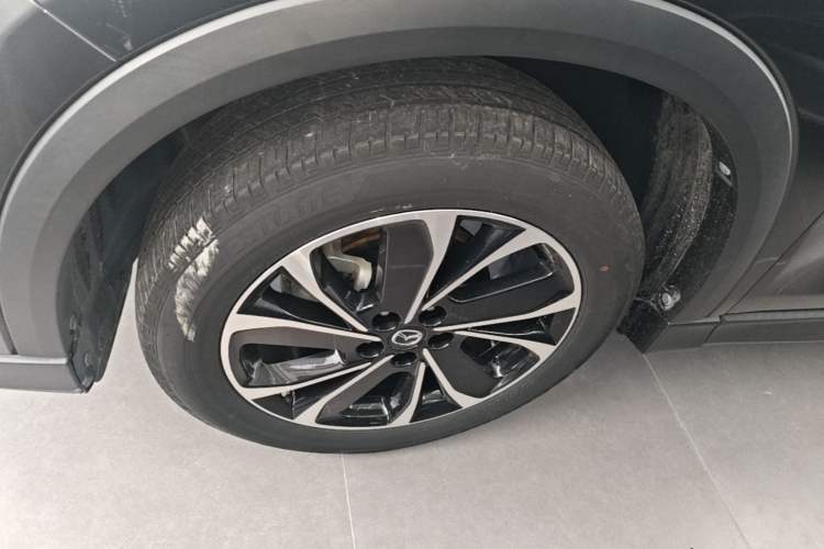 Used Mazda CX-5 2022 2.5L Automatic 4x4 Prestige Edition Left Front Wheel Hub